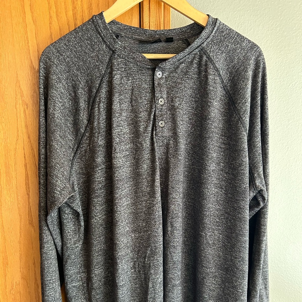 Apt. 9 men’s long sleeve charcoal henley XXL